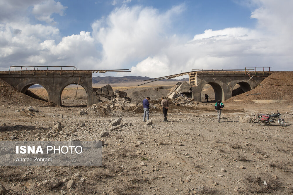 گزارش تصویری| خسارات ناشی از تجاوز آمریکایی صهیونیستی به پل راه آهن در محدوده استان قم