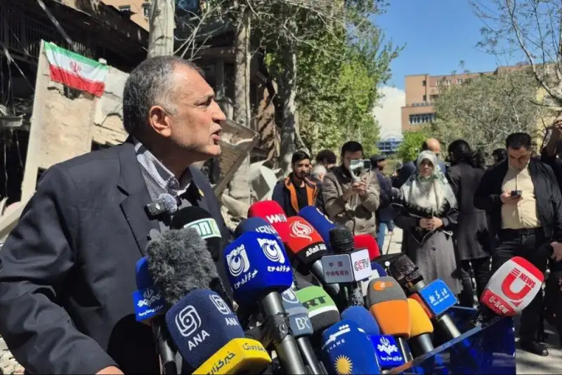 حملات دشمنان به مراکز علمی، ما را به تلاش بیشتر در مسیر علم ترغیب می‌کند