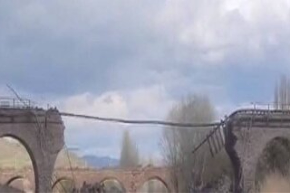 پل راه آهن امین آباد تا 15 روز آینده ترمیم می‌شود