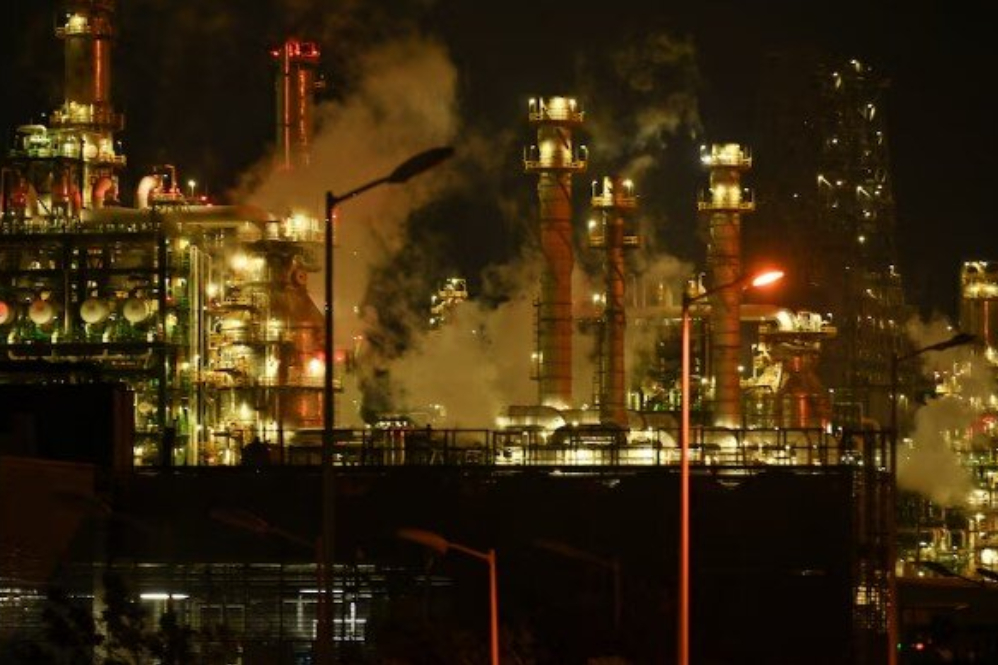 جزئیات آتش سوزی گسترده در پالایشگاه مکزیک