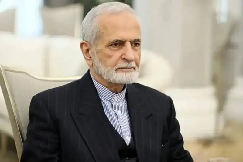 ظریف در واکنش به شهادت خرازی:  متجاوزان دشمنی خود با صلح را نشان دادند