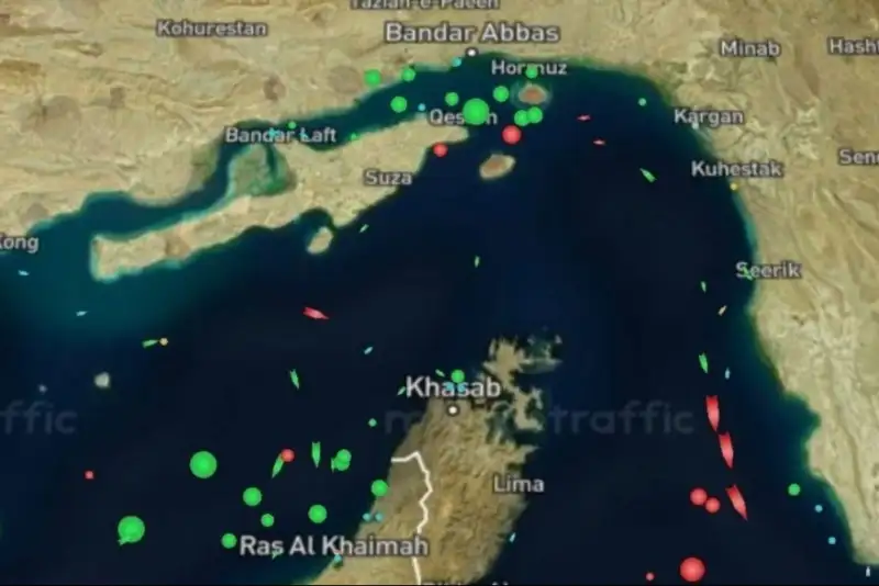 تنگه هرمز همچنان مسدود است