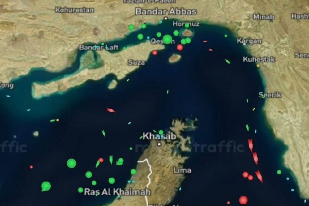 تنگه هرمز همچنان مسدود است