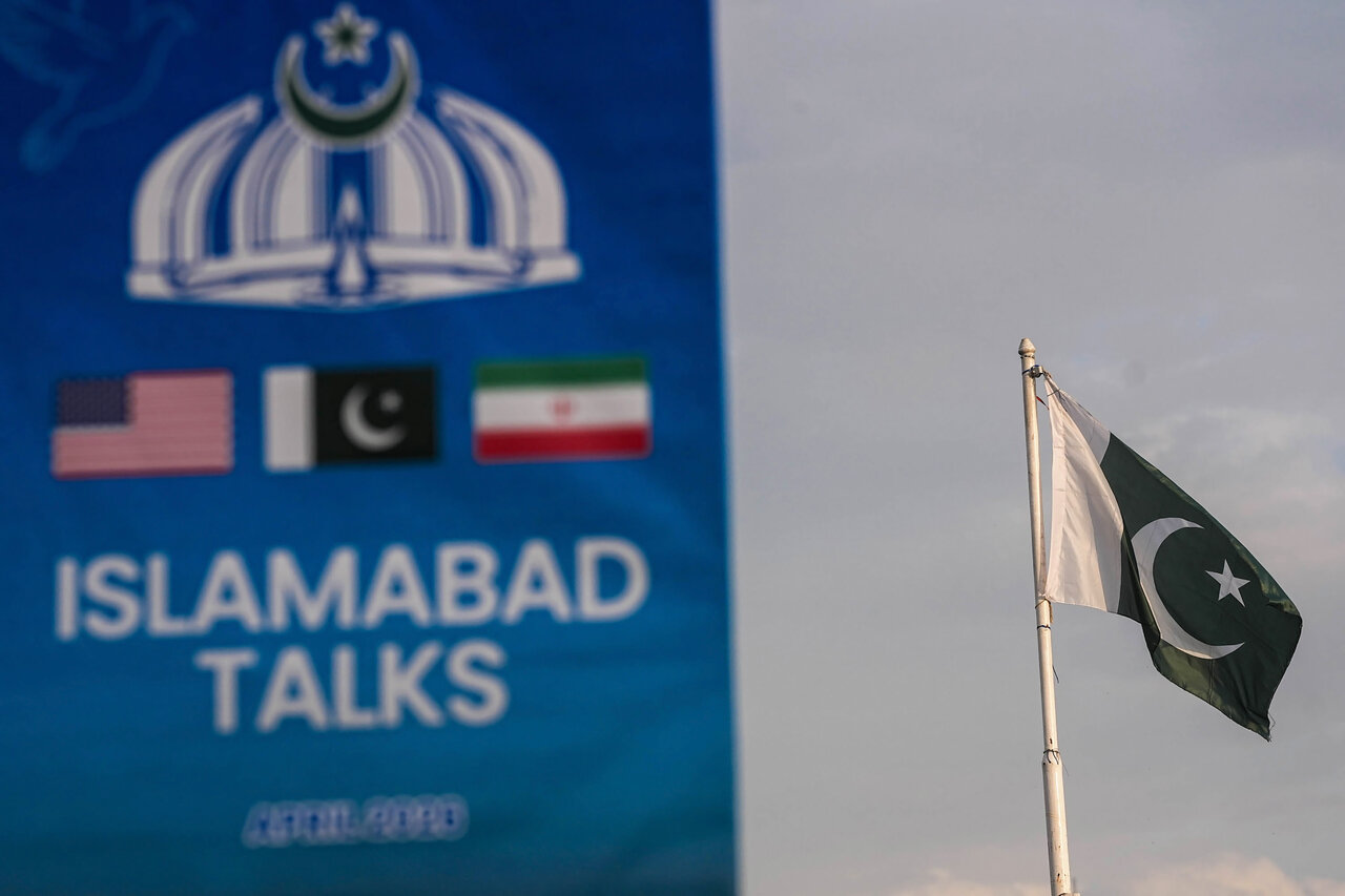 אנו ממשיכים לעבוד כדי לגשר על הפער בין הצד האמריקאי לאיראן.