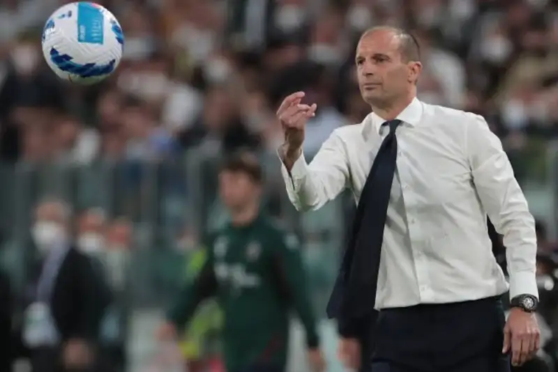 فوتبال بی رحم است/میلان به تیم دهم جدول باخت