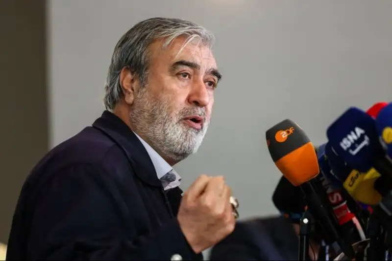 عزیزی: آمریکایی‌ها اساساً برای مذاکره نیامده بودند