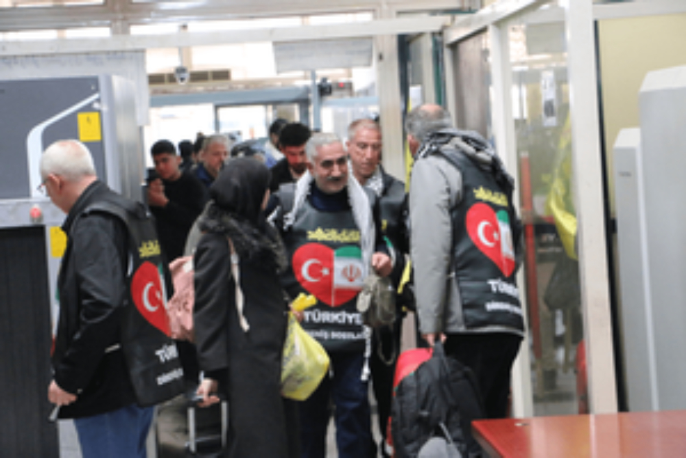 ورود کاروان همبستگی ترکیه به ایران برای بیعت با رهبر انقلاب