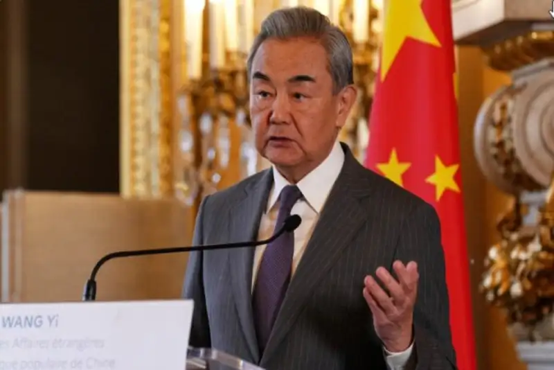 وانگ‌یی: مسدودی تنگه هرمز به نفع منافع مشترک جهان نیست