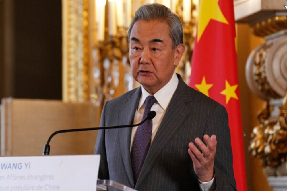 وانگ‌یی: مسدودی تنگه هرمز به نفع منافع مشترک جهان نیست