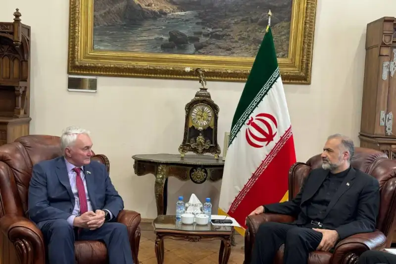 ملت ایران با چنین استقامتی در مقابل متجاوزان، شکست‌ناپذیر است