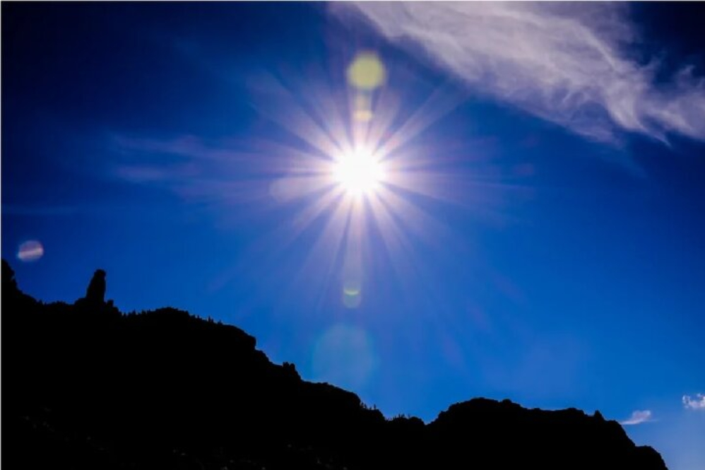 چرا آسمان در نقاط مختلف جهان رنگ متفاوتی دارد؟