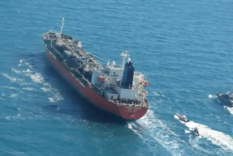 پیشنهاد پرداخت عوارض برای عبور از تنگه هرمز توسط کره جنوبی