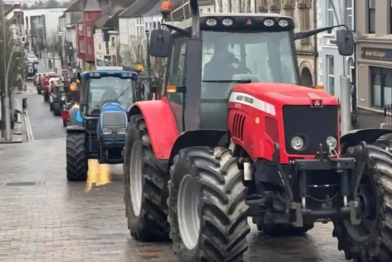 بحران جهانی سوخت و تراکتورهایی که تردد را مختل کردند