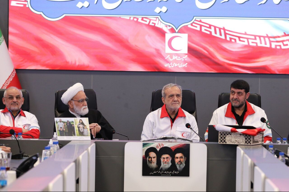 تاکید پزشکیان بر آمادگی کامل دولت جهت پشتیبانی از هلال احمر
