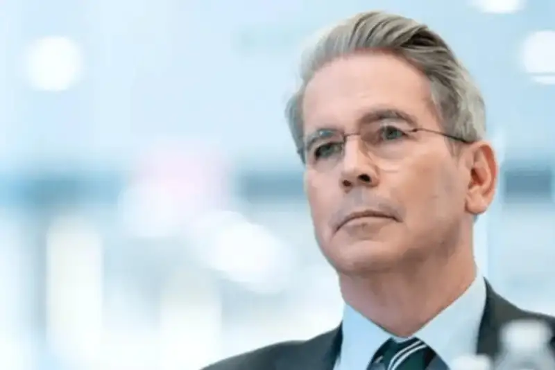 وزیر خزانه‌داری آمریکا: ایران تعهدی برای بازگشایی کامل تنگه هرمز نداده است