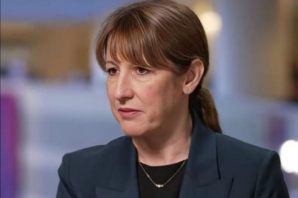 وزیردارایی انگلیس:جنگ اشتباه ترامپ با ایران اقتصاد جهان را بی ثبات کرد