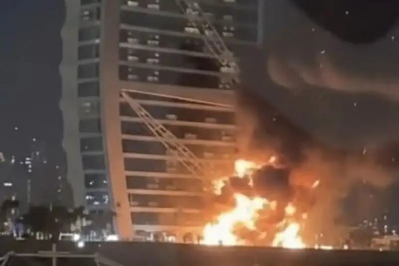 تعطیلی کامل برج‌العرب در امارات