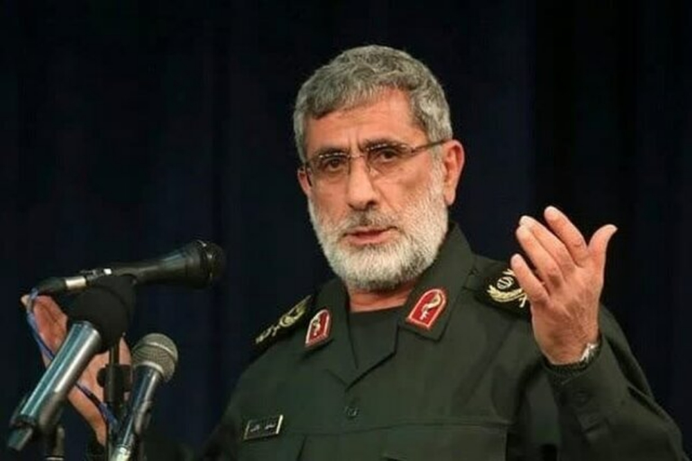 قرائت پیام سردار قاآنی برای آتش‌بس لبنان در میدان انقلاب تهران