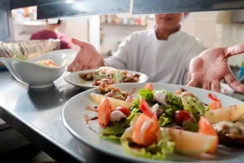 هشدار پزشکان درباره خطر فست‌فود برای سلامت قلب