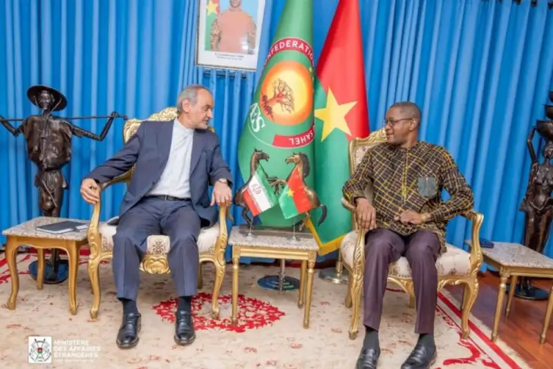 دیدار سفیر ایران و وزیر خارجه بورکینافاسو در اوآگادوگو