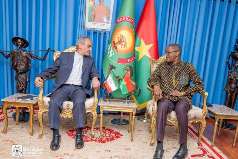 دیدار سفیر ایران و وزیر خارجه بورکینافاسو در اوآگادوگو