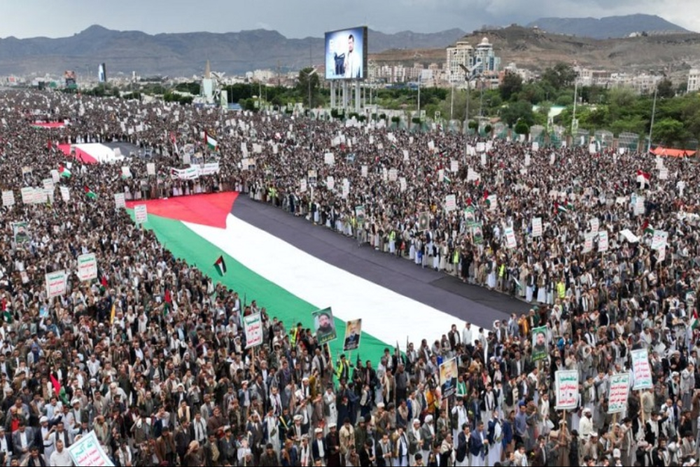 راهپیمایی گسترده یمنی‌ها در حمایت از فلسطین و لبنان