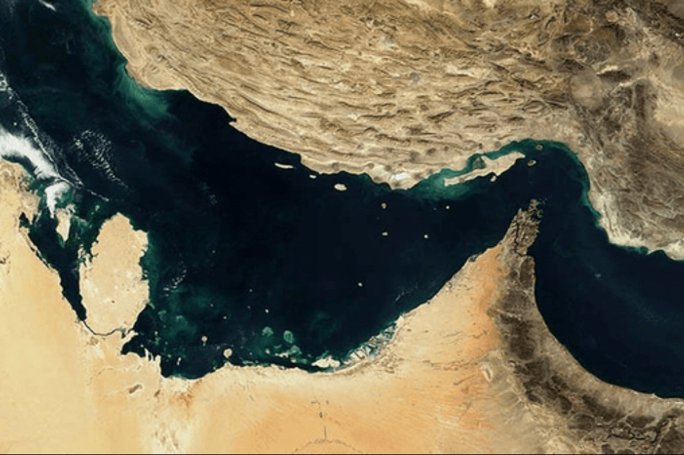 گزارشی از عبور اولین کشتی‌ها از تنگه هرمز با توییت عراقچی