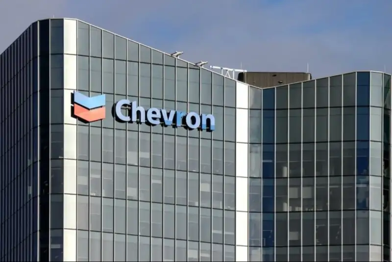 توصیه یک شرکت معتبر نفتی به مردم  آمریکا: کمتر رانندگی کنید