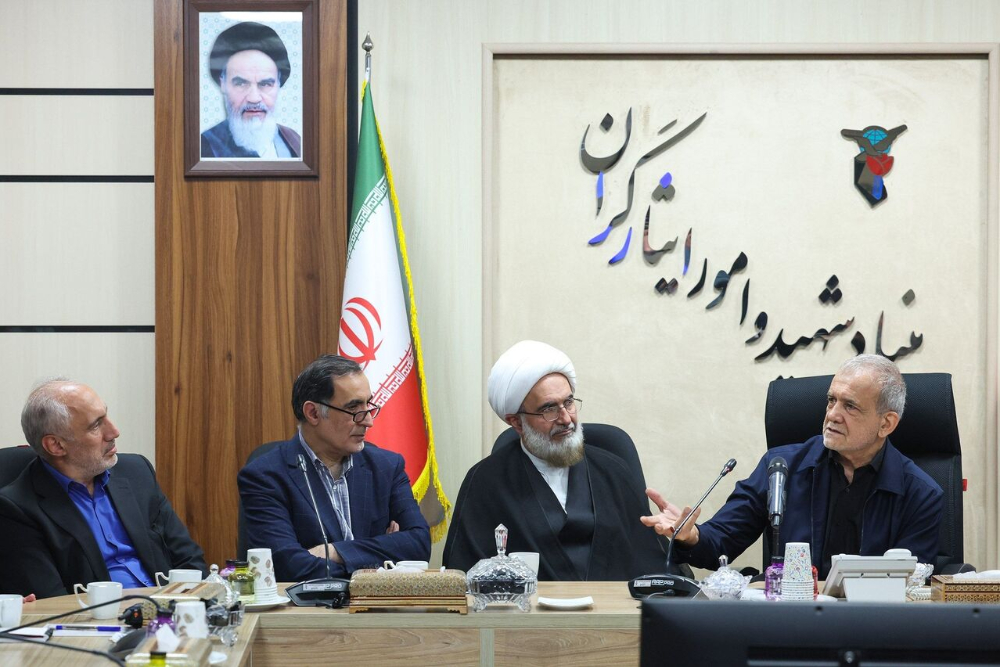 پزشکیان: همه مسئولان و مردم، خود را موظف به خدمتگزاری به ایثارگران بدانند