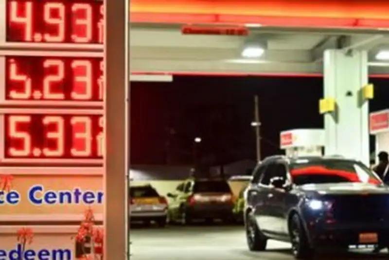 خداحافظی آمریکا با بنزین 3 دلاری