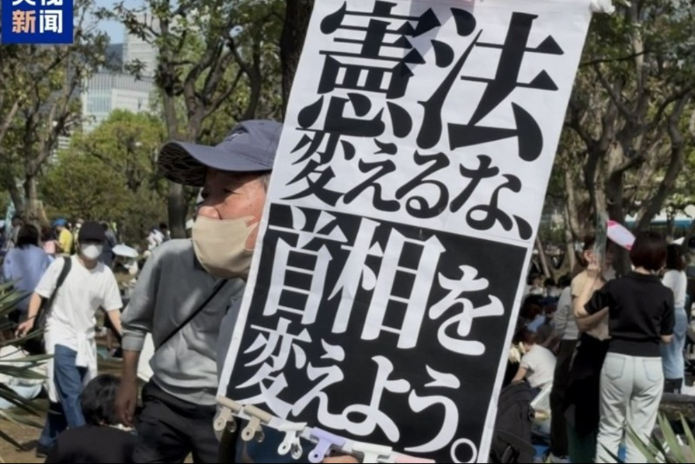 شهروندان ژاپنی خواستار استعفای نخست وزیر کشورشان شدند