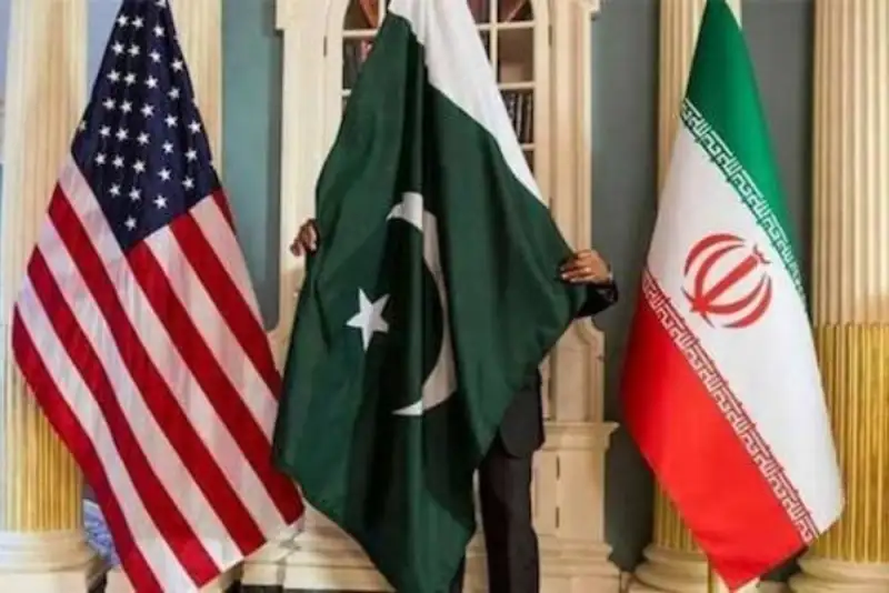 تأکید پاکستان بر راه‌حل دیپلماتیک در دیدار با سفیر ایران