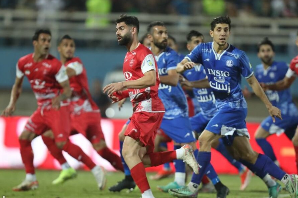 قهرمان روی چمن یا پشت میز