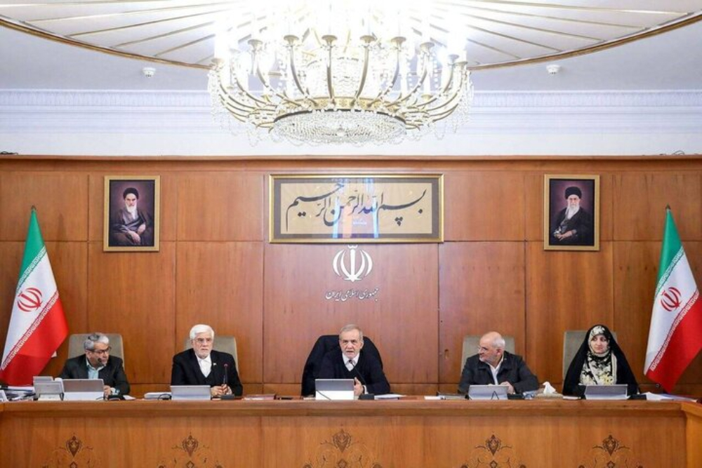 عارف: تأمین کالاهای اساسی از اولویت‌های اصلی دولت است