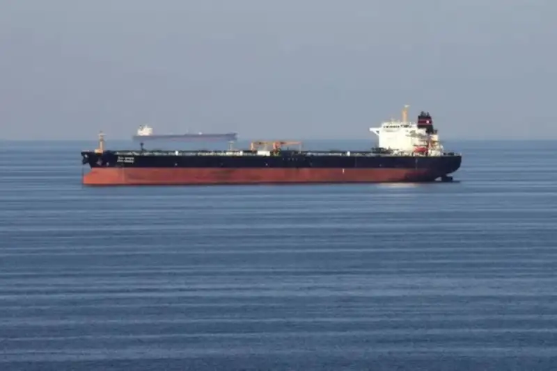 رسانه عبری: تسلط واشنگتن بر تنگه هرمز کامل نیست