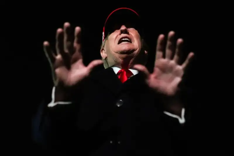 پایگاه آمریکایی: «آزادی مردم ایران» توجیه اقدامات سیاسی و نظامی واشنگتن است