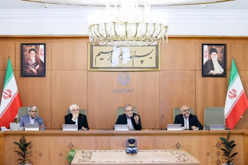 معاون دفتر پزشکیان: اینترنت طبقاتی یا پرو با نظرات رئیس‌جمهور در تضاد است