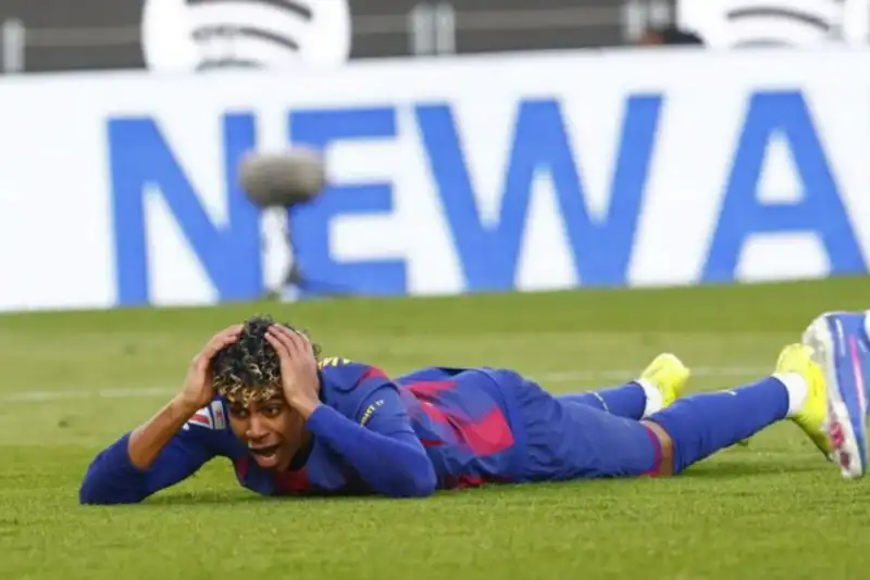 پیروزی بارسلونا در شبی تلخ برای یامال و پرتنش برای هواداران