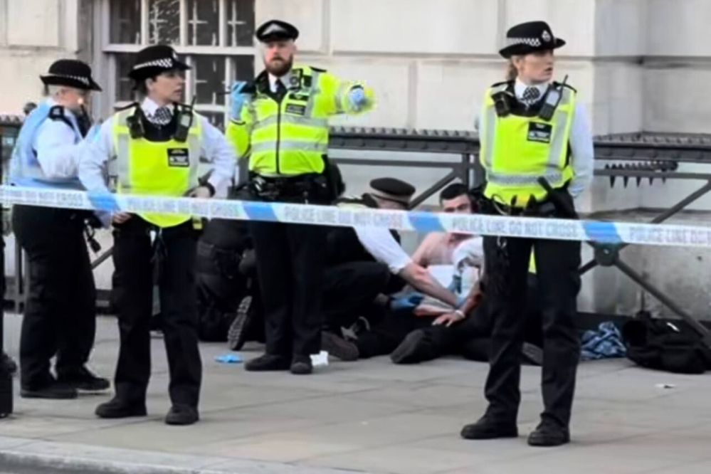 حمله ضدانقلاب به تجمع حامیان ایران در لندن