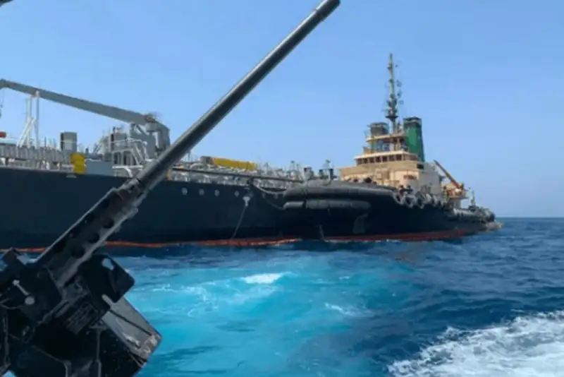 رویترز گزارش داد: ایران کشتی‌های توقیفی را به بندرعباس برد