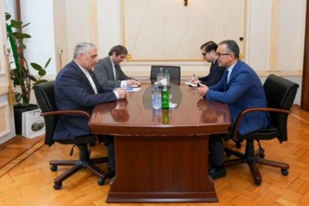 سفیر ایران خواستار واکنش جامعه جهانی به حملات آمریکایی - صهیونیستی به مراکز غیرنظامی شد