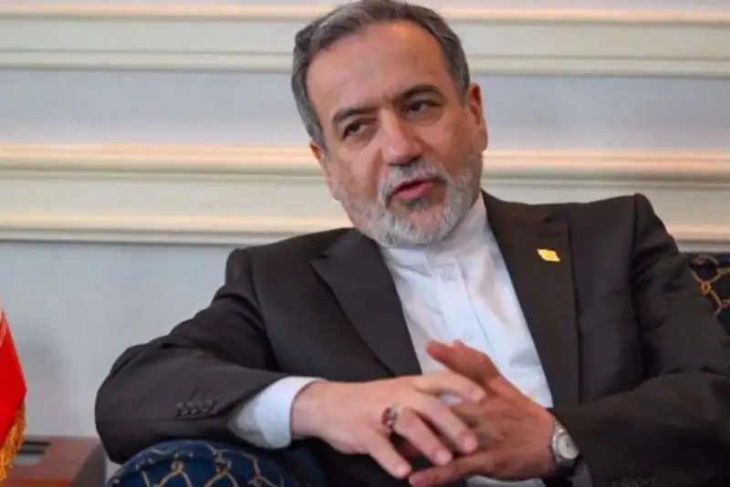 روایت عراقچی از دستور کار مذاکرات: با مقامات پاکستان و عمان مشورت خوبی داشتیم