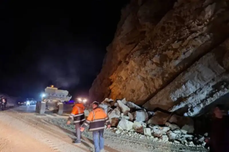 آزادراه تهران-پردیس تا 24 ساعت آینده مسدود می ماند