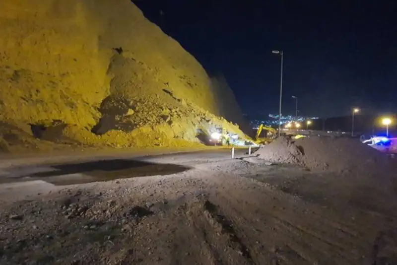 بازگشایی آزادراه پردیس- تهران پس از حادثه رانشی