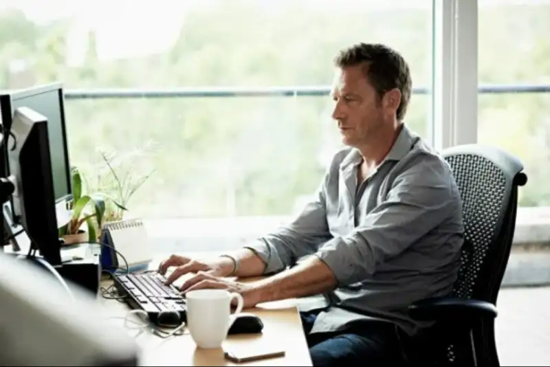 آیا نشستن طولانی‌مدت خطر آلزایمر را افزایش می‌دهد؟