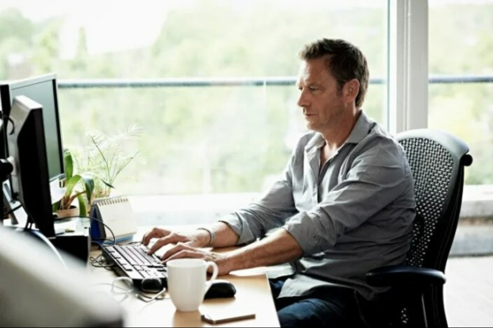 آیا نشستن طولانی‌مدت خطر آلزایمر را افزایش می‌دهد؟