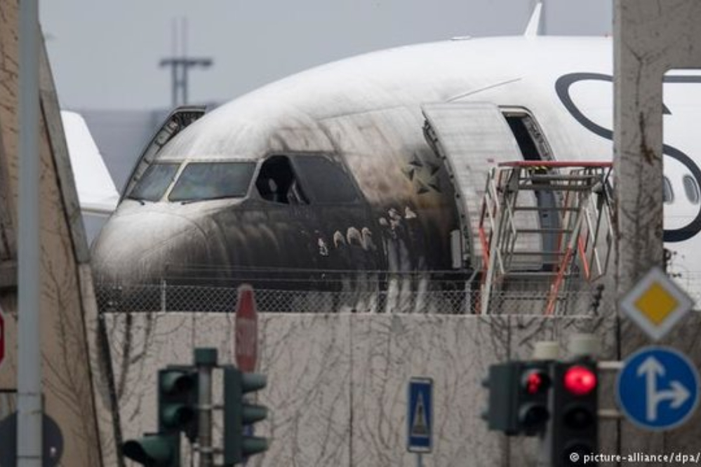 حادثه هوایی در هند؛ تخلیه اضطراری هواپیما با چند مصدوم