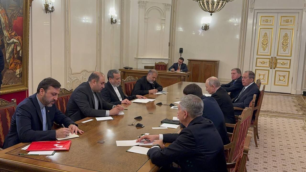 普京会见伊朗外长：俄将全力维护伊朗和中东地区国家利益