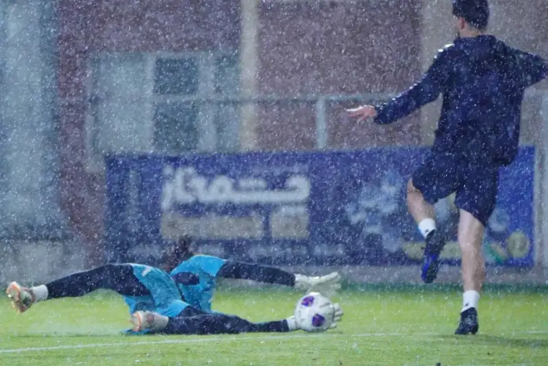 طوفان هم تمرین ملی‌پوشان فوتبال را تعطیل نکرد