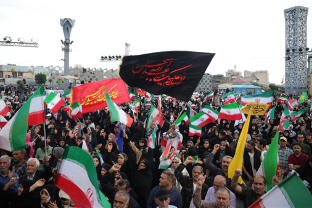 اجتماع 10 کیلومتری امام رضایی‌‌ها برای ایران